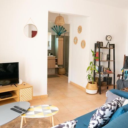 L'Ile Au Paon - Appartement T2 Avec Piscine Et Parking Les Abymes Kültér fotó